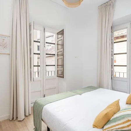 Apartamentos Luna Suites Palacio Dorita-2